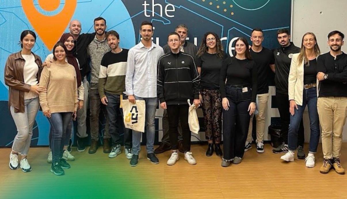 Equipo NEXUS pitcheando